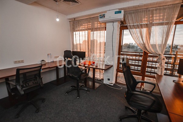 Офис в коворкинге Краснодар  Аренда офиса на 4 чел. недорого - фото